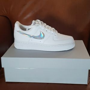 Nike Air Force 1 07 Essential White Iridescent Low